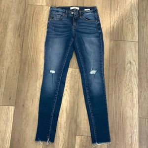Dark wash women’s kanCans jeans